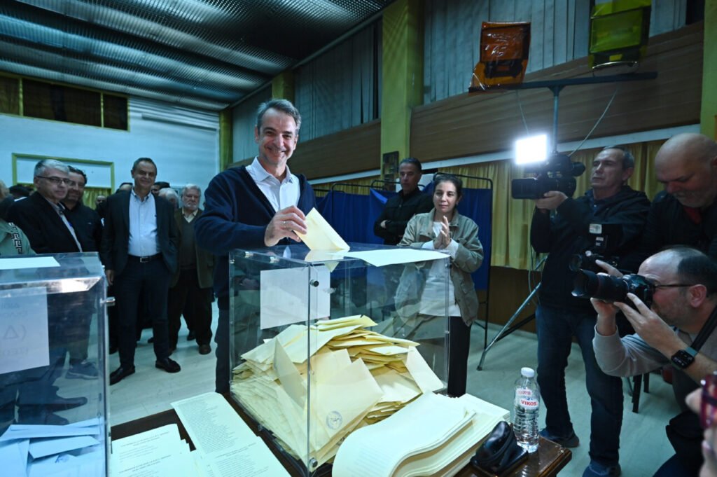 Εσωκομματικές εκλογές στη ΝΔ: Ικανοποιημένος ο Μητσοτάκης με τη συμμετοχή