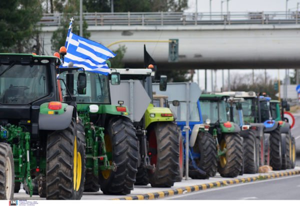 Ζεσταίνουν τα τρακτέρ οι αγρότες – Μπλόκα από τις 30 Νοεμβρίου, κινητοποιήσεις σε λιμάνια, τελωνεία, αεροδρόμια