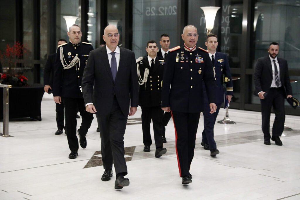 Δένδιας: Το νέο μισθολόγιο στις ΕΔ διαχωρίζει τον βαθμό από τη μισθολογική εξέλιξη