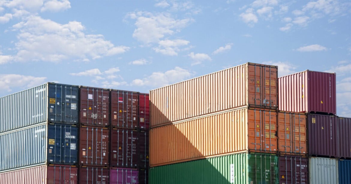 Νέο πλήγμα στο εμπορικό πλεόνασμα της ΕΕ από τους δασμούς Τραμπ