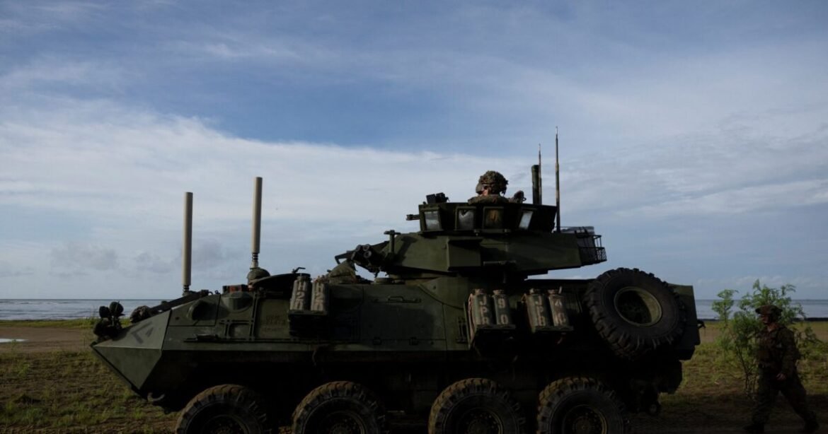 Έκρηξη στα εξοπλιστικά, αλλά βουτιά στις επενδύσεις και στην ανάπτυξη