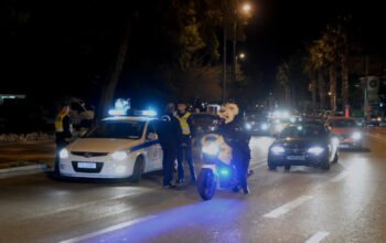 «Μπλόκο» της Τροχαίας σε αυτοσχέδιους αγώνες ταχύτητας στα Ολυμπιακά Ακίνητα Καλλιθέας – Δείτε βίντεο