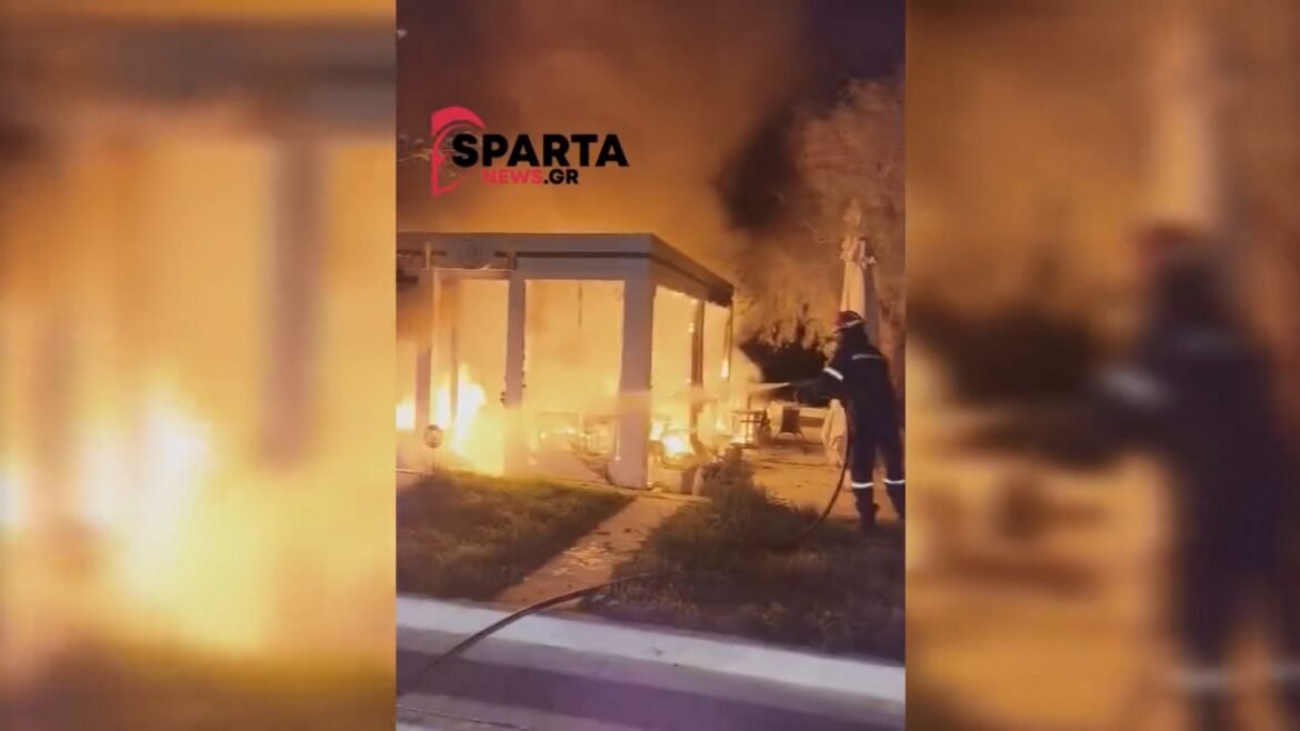 Λακωνία: Έκρηξη από σόμπα υγραερίου σε καφετέρια στην Νεάπολη – Άμεση η επέμβαση της πυροσβεστικής