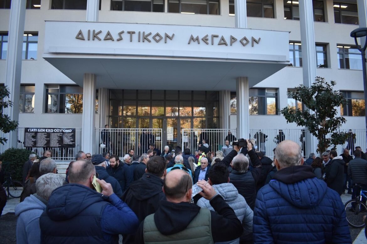 Λάρισα: Την Πέμπτη απολογούνται οι συλληφθέντες αγρότες – Αφέθηκαν ελεύθεροι