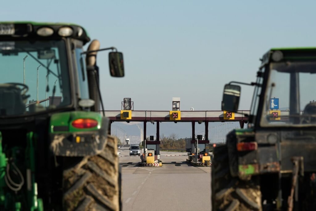 Μήνυμα Χρυσοχοΐδη στους αγρότες: Μη ανεκτά μπλόκα σε λιμάνια και τελεωνεία – θα υπάρξουν συνέπειες