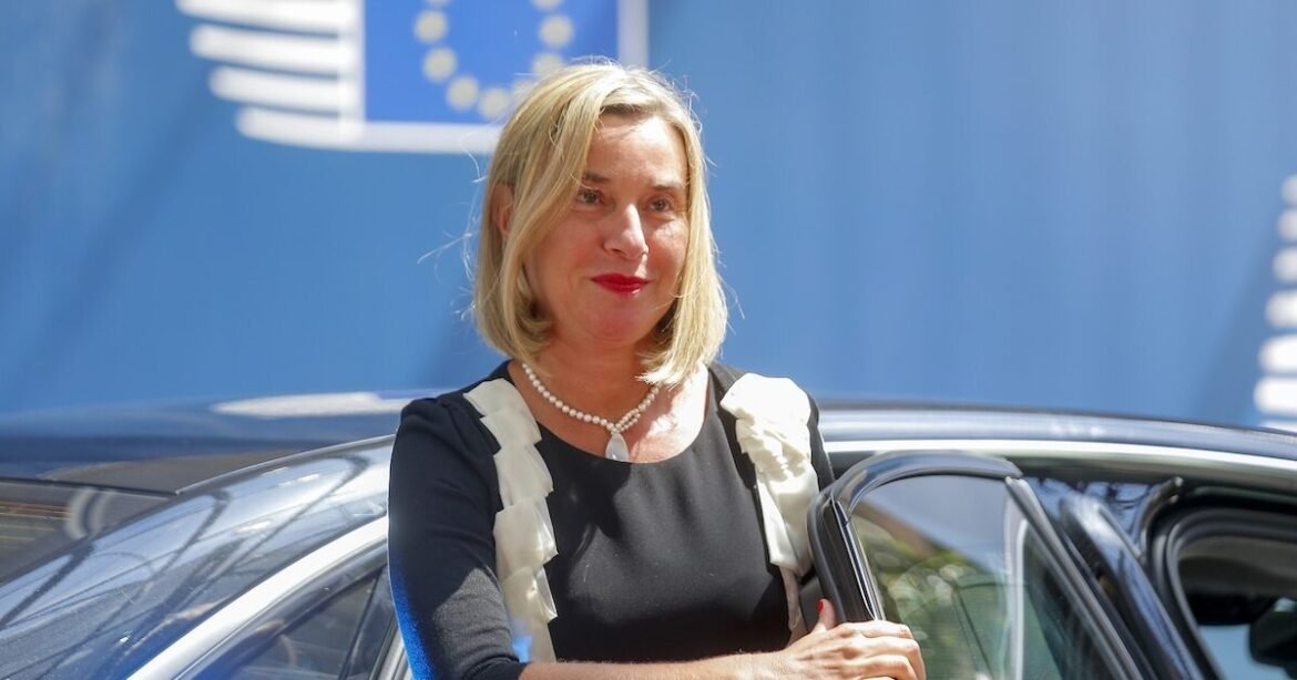 «Είμαι πολύ ήρεμη» – Η Φεντερίκα Μογκερίνι ανακρίθηκε για απάτη στο Βέλγιο