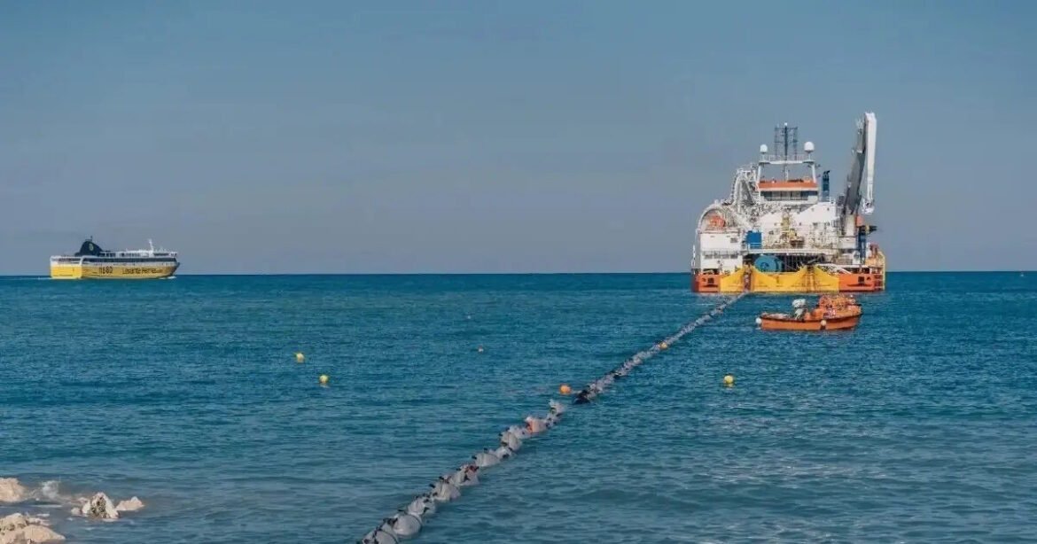 ΑΔΜΗΕ: Τρεις φορές μεγαλύτερη η αναλογία οφέλους – κόστους για τις διασυνδέσεις Δωδεκανήσων και Βορείου Αιγαίου