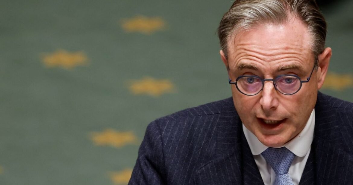 Μπαρτ Ντε Βέβερ: Η Ρωσία ούτε πρόκειται, ούτε πρέπει να χάσει τον πόλεμο