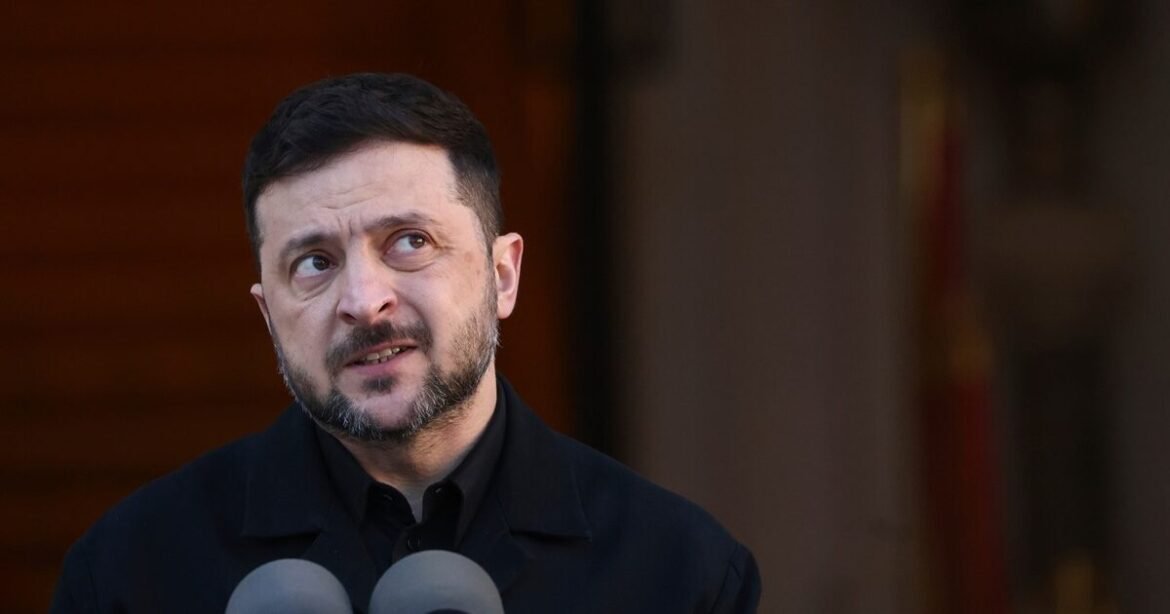 Ουκρανία: Ο Ζελένσκι στο κέντρο του σκανδάλου διαφθοράς – Πώς επιχείρησε να «καλύψει» τους φίλους του υπουργούς