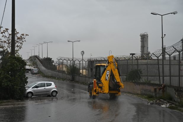 Κακοκαιρία Byron: Κανονικά η κυκλοφορία των οχημάτων στην Περιφερειακή Αιγάλεω – Οι τελευταίες κυκλοφοριακές
