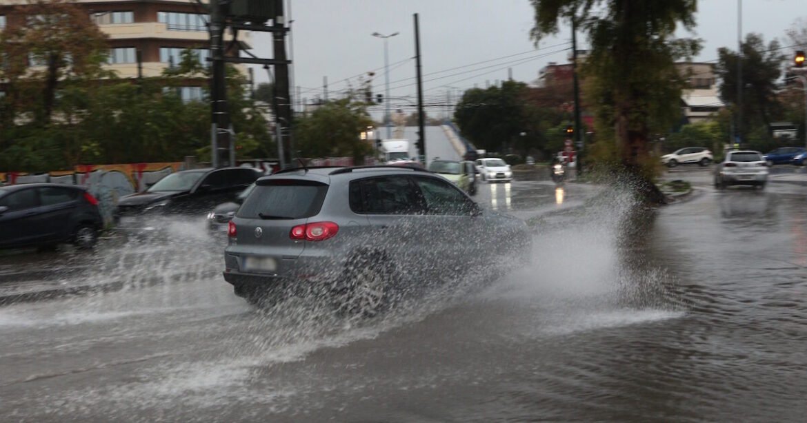 Κακοκαιρία Byron: Οι δρόμοι που είναι κλειστοί λόγω πλημμύρας στην Αττική