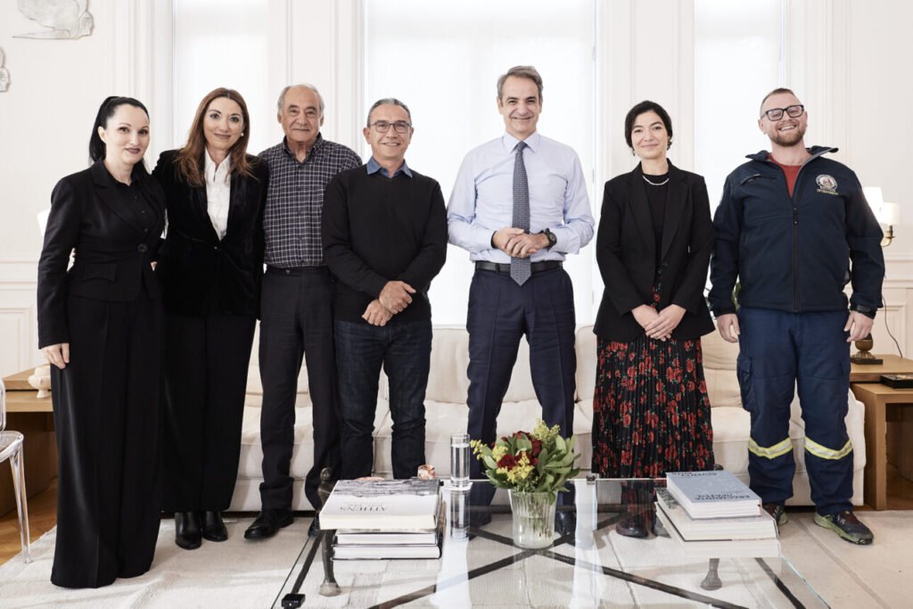 Μητσοτάκης με εθελοντικές οργανώσεις: «Πάνω απ΄ όλα η ανθρώπινη ζωή»