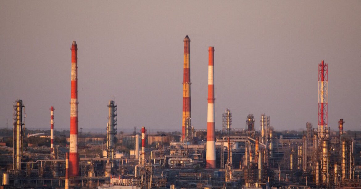 G7 και ΕΕ διαπραγματεύονται για την κατάργηση του πλαφόν στο ρωσικό πετρέλαιο – Τι αναφέρει το Reuters