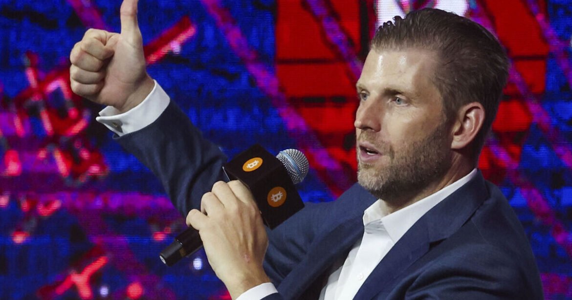 Forbes: Ο Έρικ Τραμπ έγινε 10 φορές πιο πλούσιος μετά την επανεκλογή του πατέρα του