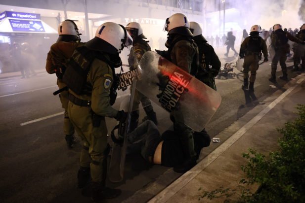 Επέτειος Γρηγορόπουλου: 15 συλλήψεις για τα επεισόδια στο κέντρο της Αθήνας – Η ανακοίνωση της ΕΛΑΣ