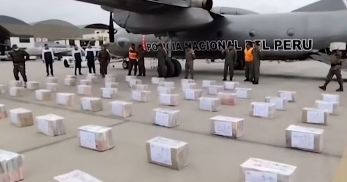 Μπλόκο σε 3,4 τόνους κοκαΐνης από το Περού – Θα έστελναν το φορτίο θανάτου με μπανάνες στο Βέλγιο