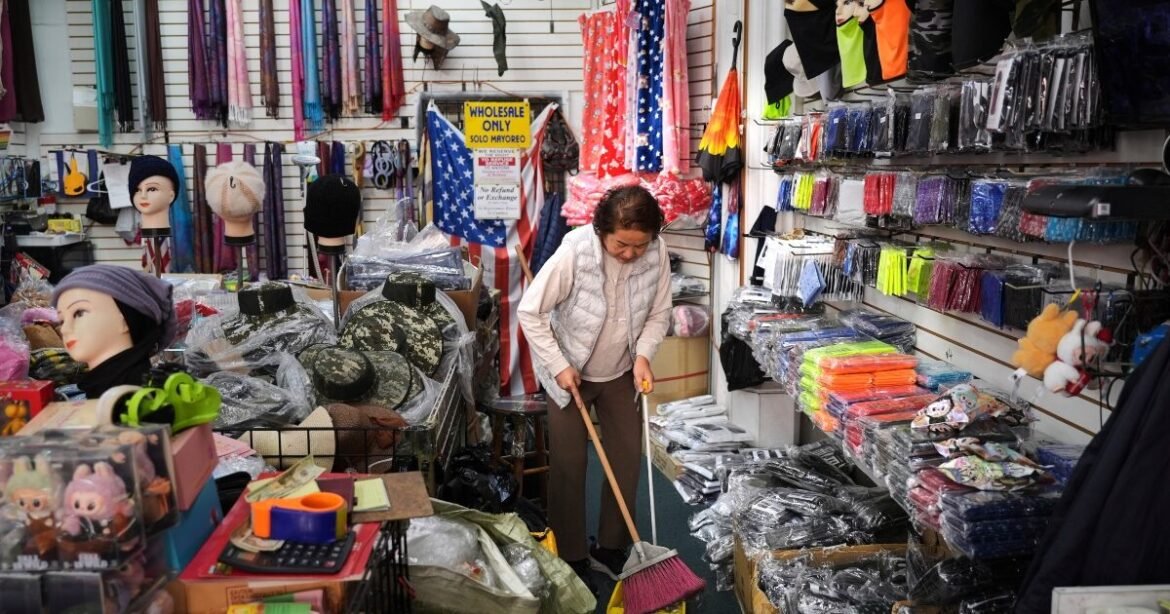 «Ατσαλάκωτη» η Κίνα από τους δασμούς Τραμπ – «Χρυσό» ρεκόρ στο εμπορικό πλεόνασμα