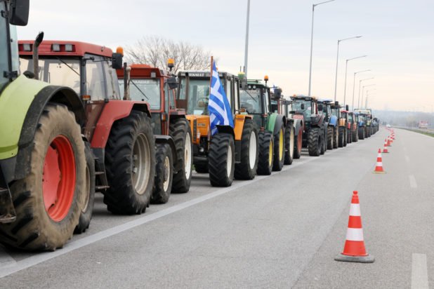 Με το βλέμμα στραμμένο στις Σέρρες οι αγρότες – Ο χάρτης των μπλόκων στη Βόρεια Ελλάδα