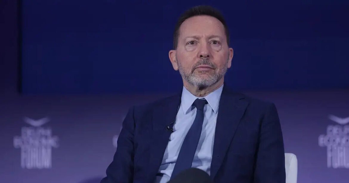Στουρνάρας: Πιθανότερη η μείωση παρά η αύξηση των επιτοκίων από την ΕΚΤ