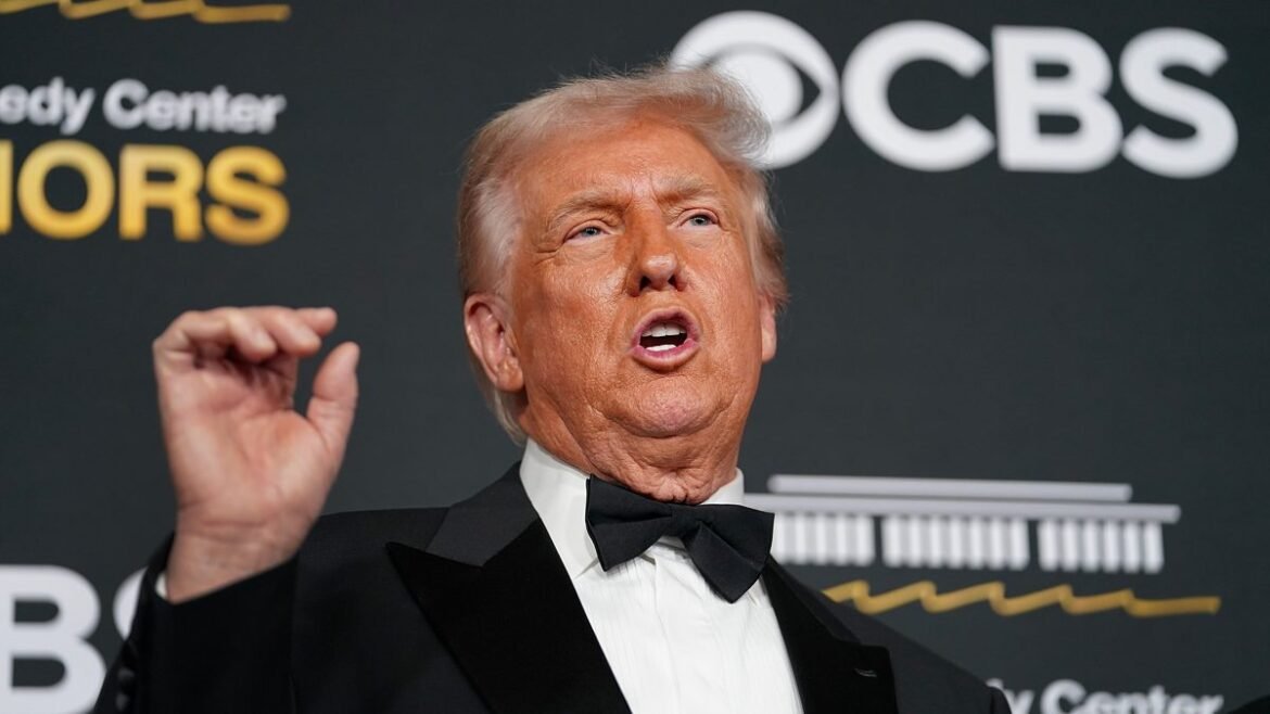 Η Paramount υποβάλλει εχθρική προσφορά για την Warner Bros. Discovery