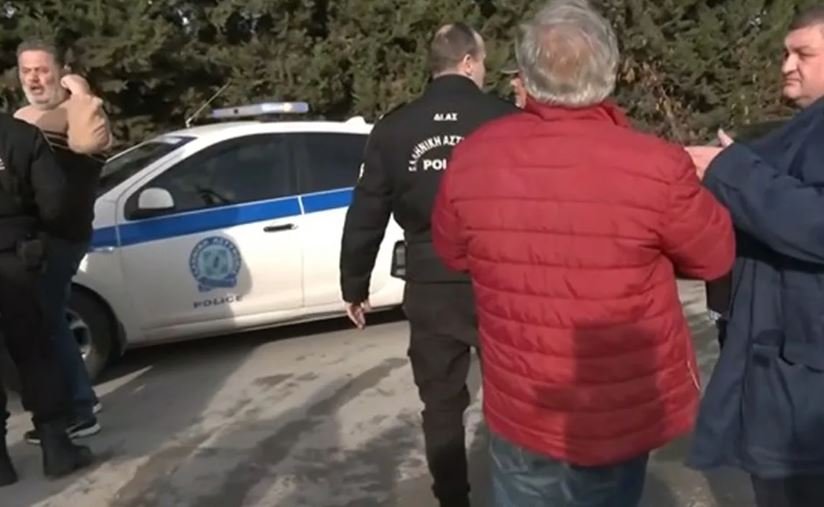 Θεσσαλονίκη: Ένταση μεταξύ αγροτών και αστυνομικών στα Πράσινα Φανάρια