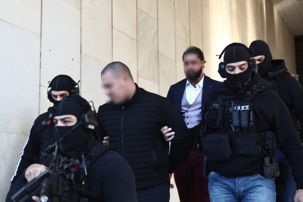 Διπλό φονικό στη Φοινικούντα: H πώληση τριών ακινήτων από τον ανιψιό του δολοφονημένου ιδιοκτήτη του κάμπινγκ