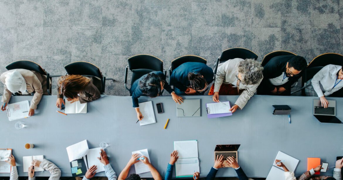 Ο ΟΟΣΑ «κλειδώνει» τον παγκόσμιο φόρο 15% – Οι αμερικανικές πολυεθνικές εξαιρούνται