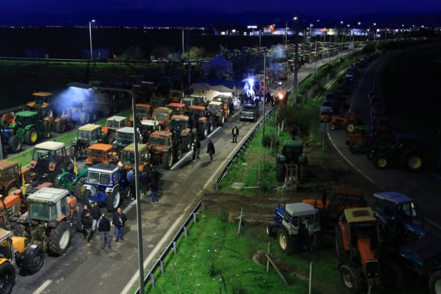 Ανυποχώρητοι οι αγρότες: Δεν πάνε στο Μαξίμου, κλιμακώνουν τις κινητοποιήσεις – Ποια είναι τα αιτήματά τους