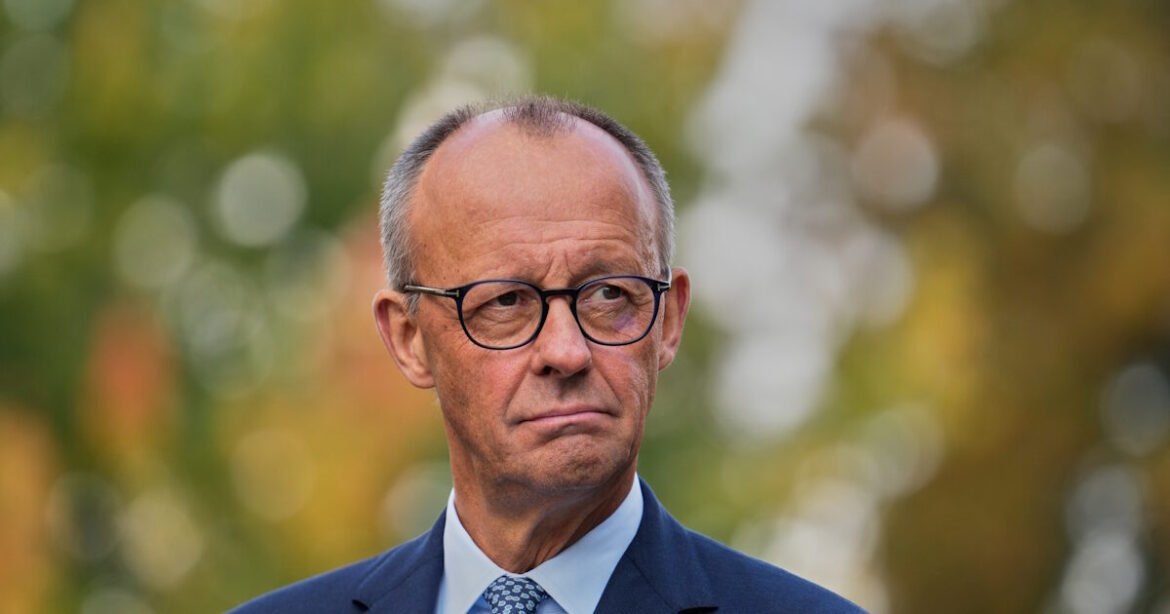 «Στρατιωτικοποίηση» στη Γερμανία: Παράθυρο για υποχρεωτική θητεία και στράτευση των γυναικών από τον καγκελάριο Μερτς