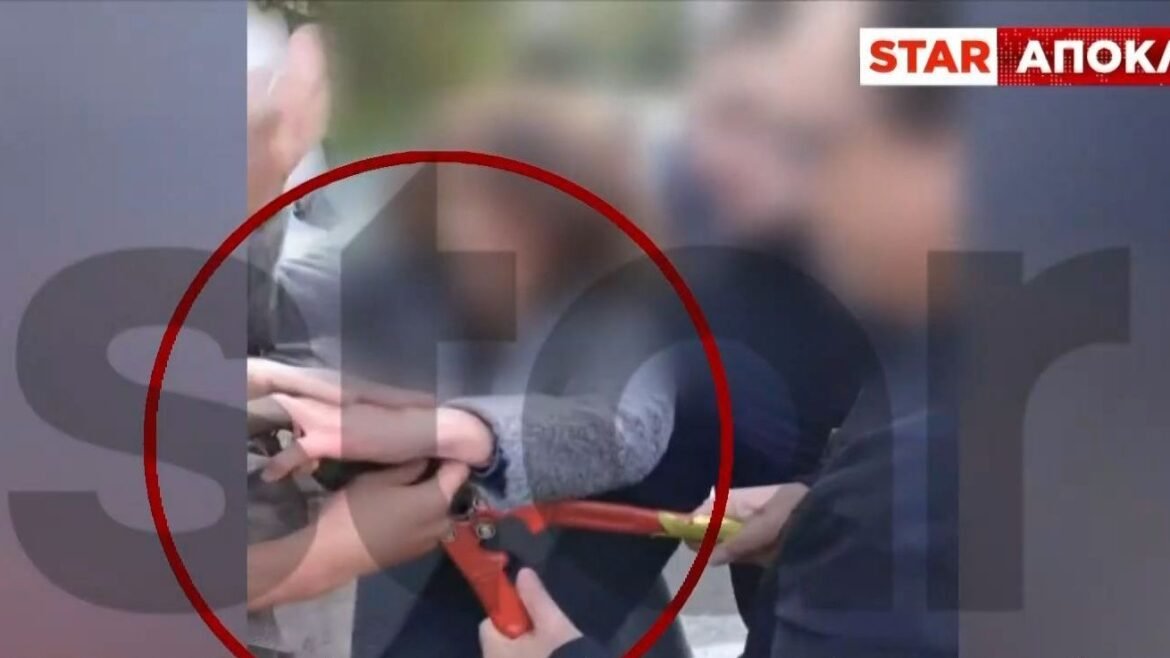 Χαλάνδρι: Καθηγητής έπιασε με κόφτη τα δάχτυλα μαθητή σε κατάληψη – «Μου έχεις πιάσει το χέρι»