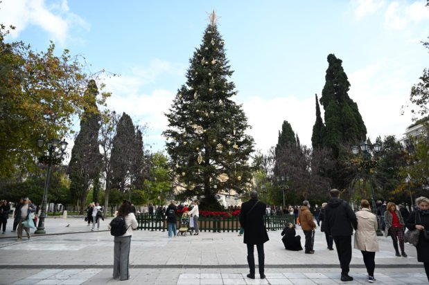 Καιρός: Αλλάζει το σκηνικό – Βροχερά τα Χριστούγεννα, κρύο και χιόνια την Πρωτοχρονιά