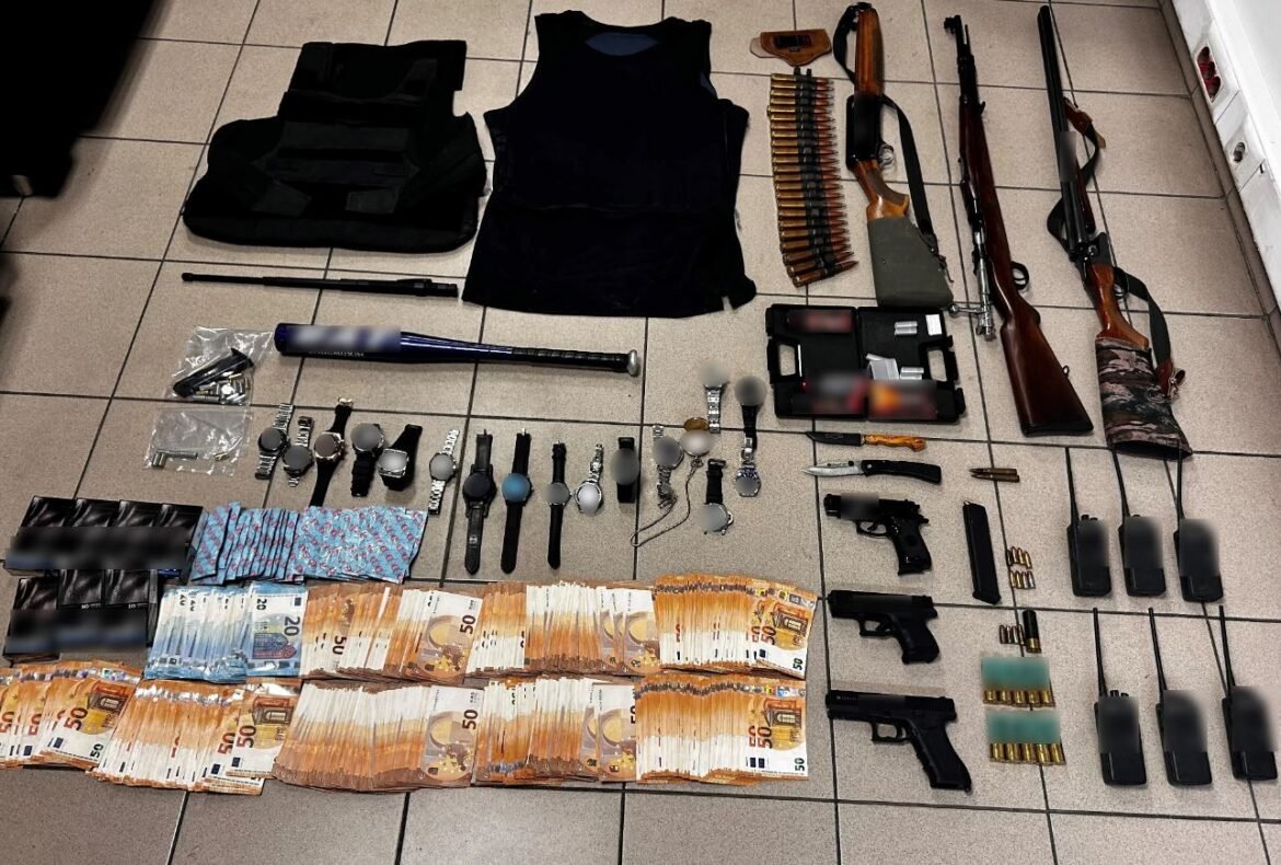 Θεσσαλονίκη: Προθεσμία για την επόμενη εβδομάδα έλαβαν οι συλληφθέντες για το κύκλωμα trafficking – Οι οίκοι ανοχής, τα «φρουτάκια» και οι ρόλοι