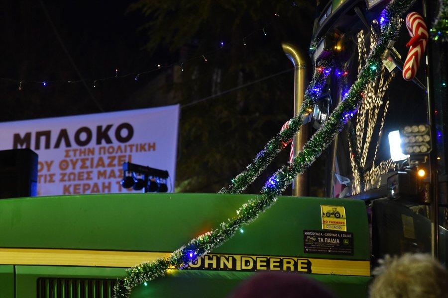 Αυξάνουν την πίεση προς την κυβέρνηση οι αγρότες: Κλείνουν παρακαμπτήριους και ανοίγουν διόδια – Τι θα γίνει