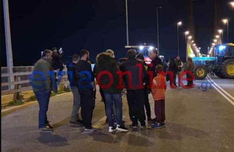 Αγρότες: Έκλεισαν την υψηλή γέφυρα της Χαλκίδας – ΒΙΝΤΕΟ