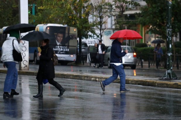 Καιρός: Αλλάζει το ανοιξιάτικο σκηνικό με πτώση της θερμοκρασίας και βροχές από την Πέμπτη