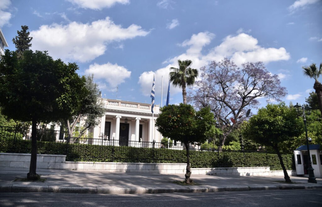 Νέοι γενικοί γραμματείς σε τρία υπουργεία: Ποιοι παραιτούνται, ποιοι αναλαμβάνουν