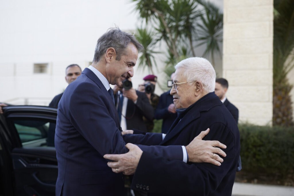 Μητσοτάκης με Αμπάς στη Ραμάλα για μία διαρκή ειρήνη στη Γάζα