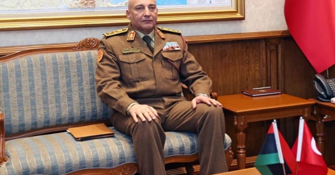 Ποιος ήταν ο Μοχάμεντ αλ Χαντάντ, ο αρχηγός ΓΕΣ της Λιβύης που σκοτώθηκε στο αεροπορικό δυστύχημα στην Τουρκία