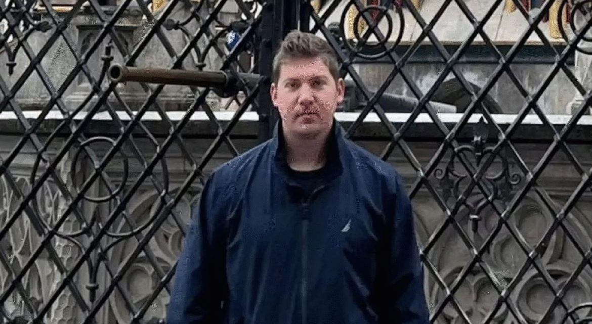 Κρήτη: «Δεν θα σταματήσουμε μέχρι να τον βρούμε» – Τι λένε οι γονείς του 33χρονου γιατρού που έχει εξαφανιστεί