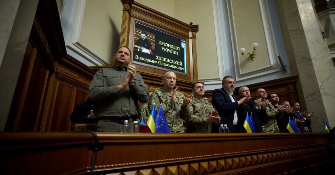 TASS: Σε εξέλιξη εσωτερική «συνομωσία» στην στρατιωτική ηγεσία της Ουκρανίας