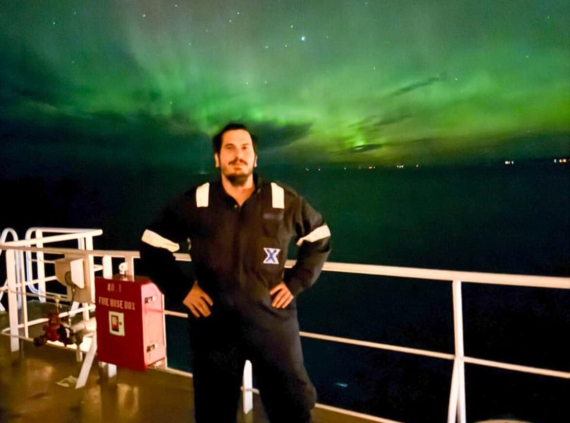 Χριστούγεννα εν πλω: Οι γιορτές των Ελλήνων ναυτικών – «Η θάλασσα είναι το σπίτι μας, αλλά το μυαλό μας