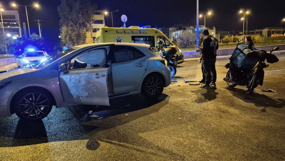Νεκρός διανομέας σε τροχαίο δυστύχημα στο Χαλάνδρι – Συγκρούστηκε με αυτοκίνητο