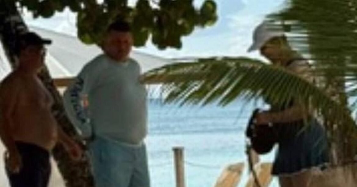 Ο πρώην αρχιστράτηγος της Ουκρανίας Ζαλούζνι κάνει διακοπές στον εξωτικό Άγιο Δομίνικο (εικόνες)