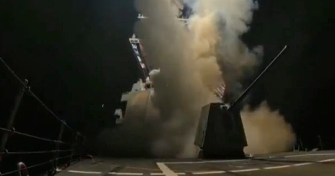 Κυψέλη: Η στιγμή της ελεγχόμενης έκρηξης – Εξουδετερώθηκε το ύποπτο αντικείμενο, συνεχίζονται οι έρευνες