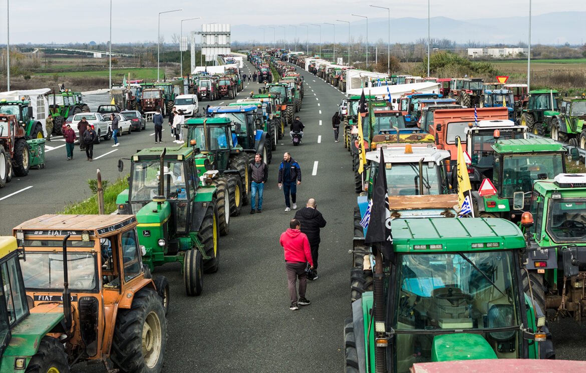 Σκληραίνουν την στάση τους οι αγρότες: Νέοι αποκλεισμοί το Σάββατο σε Νίκαια, Μάλγαρα και Χαλκίδα