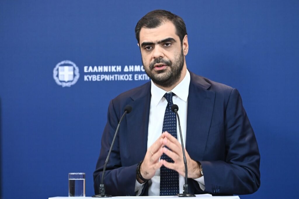 Ο εκπρόσωπος της κυβέρνησης στο Τik Tok: Το 2025 ήταν…