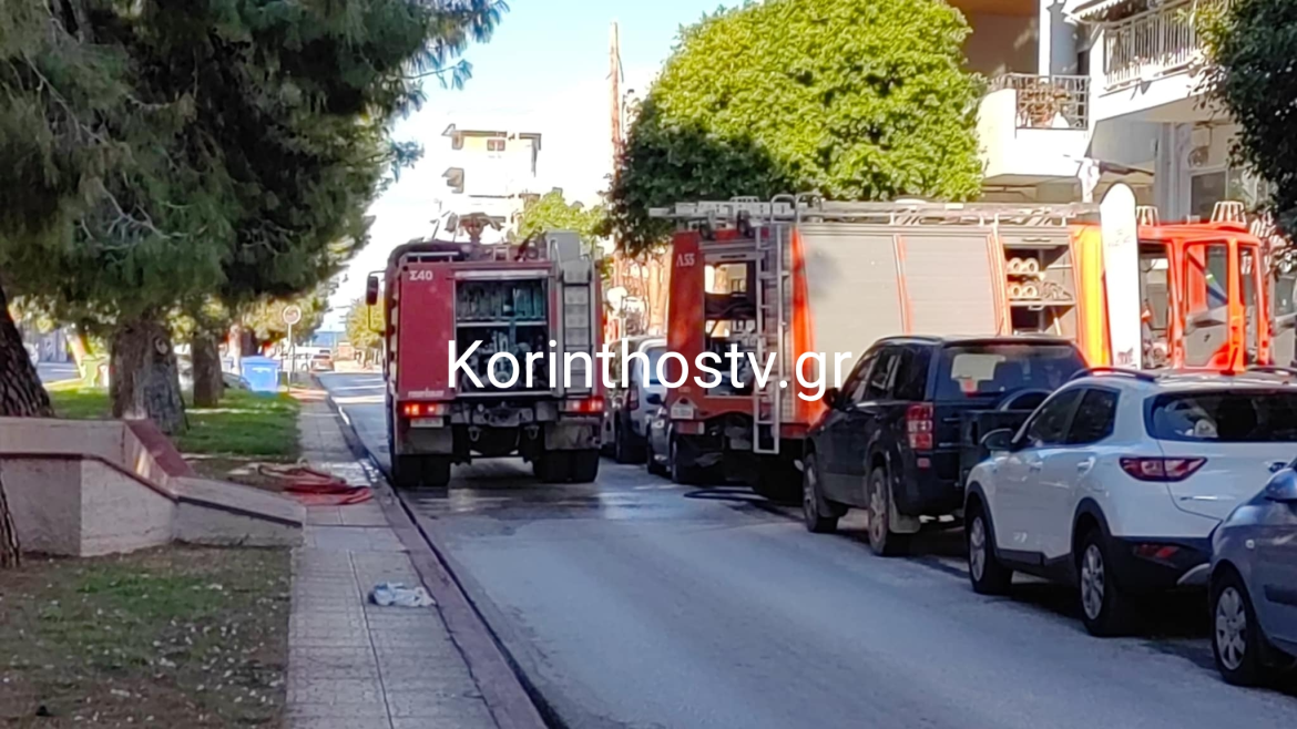 Φωτιά σε σπίτι στην Κόρινθο: Χωρίς τις αισθήσεις της ανασύρθηκε ηλικιωμένη – Δείτε βίντεο