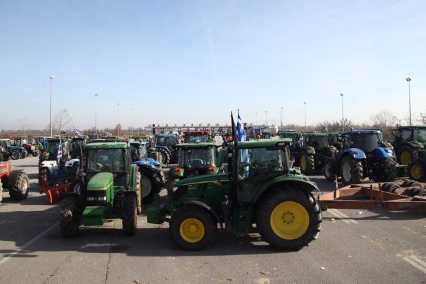 Θεσσαλονίκη: Ανοιχτά και σήμερα τα μπλόκα σε Μάλγαρα, Ευζώνους, Προμαχώνα και Νίκη – Πορεία με τρακτέρ στο