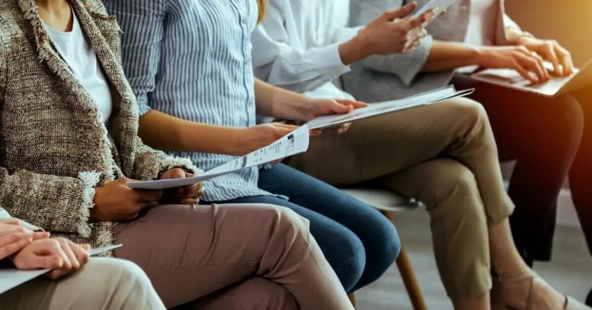 ΕΛΣΤΑΤ: Υποχώρηση της ανεργίας στο 8,2% τον Νοέμβριο του 2025