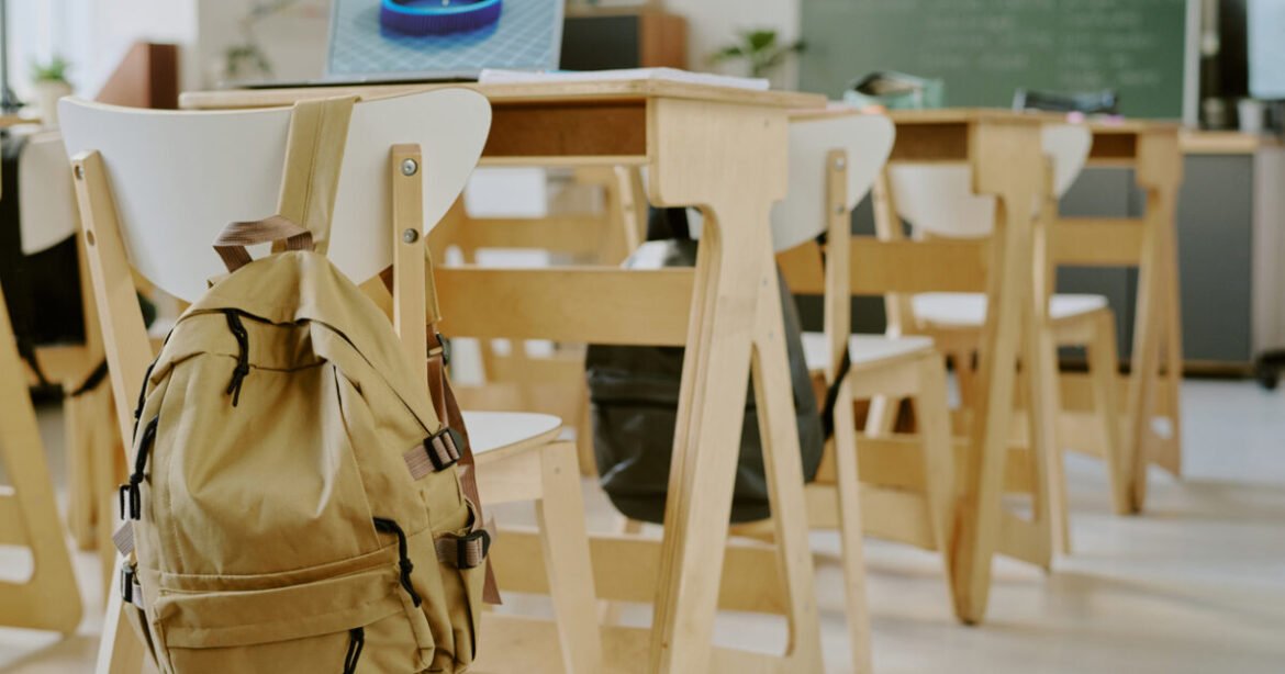 Χαρδαλιάς: Τρεις συμβάσεις 7,83 εκατ. ευρώ για σχολεία σε Χαλάνδρι, Δάφνη και Γλυφάδα